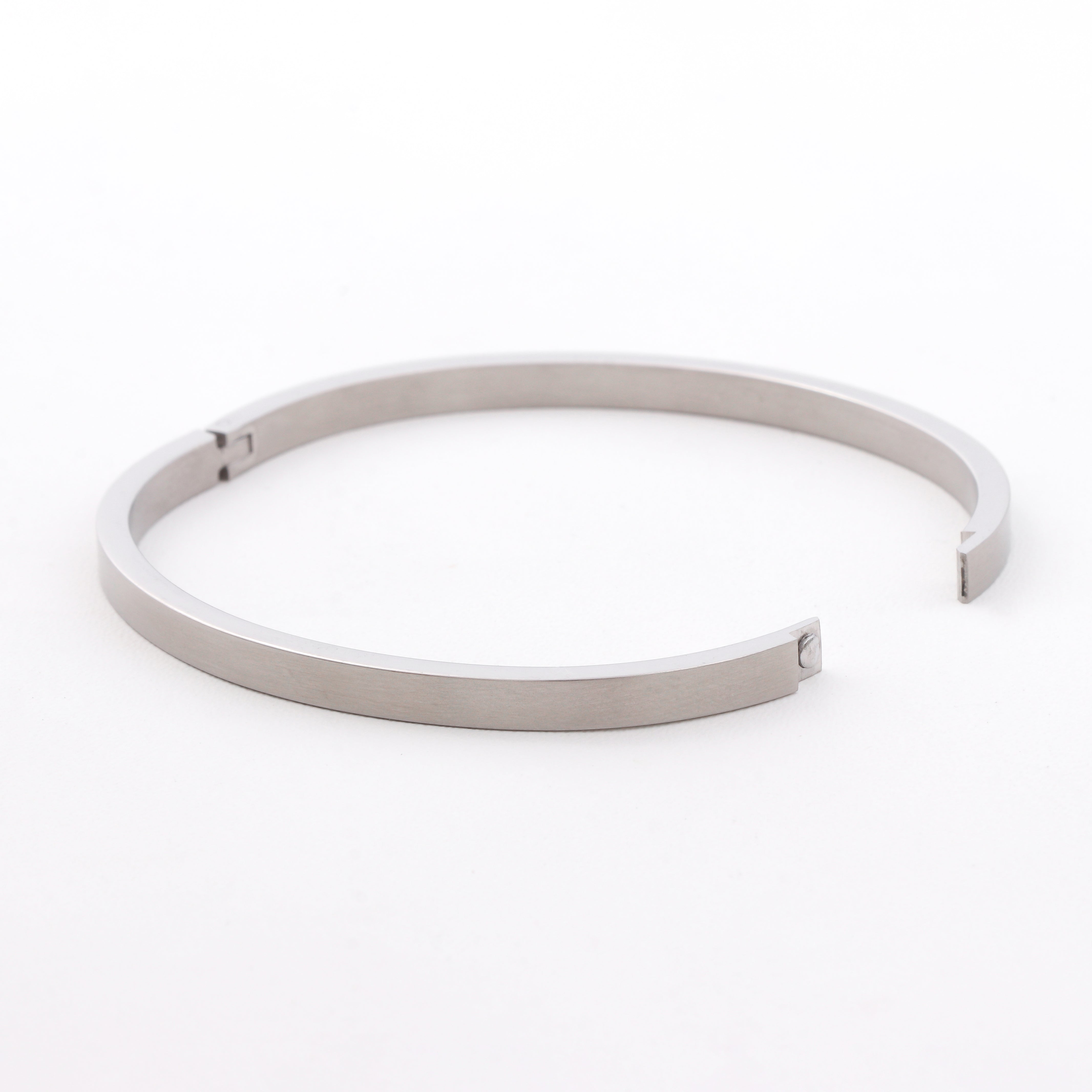 Luxe Classic Bangle Bracelet