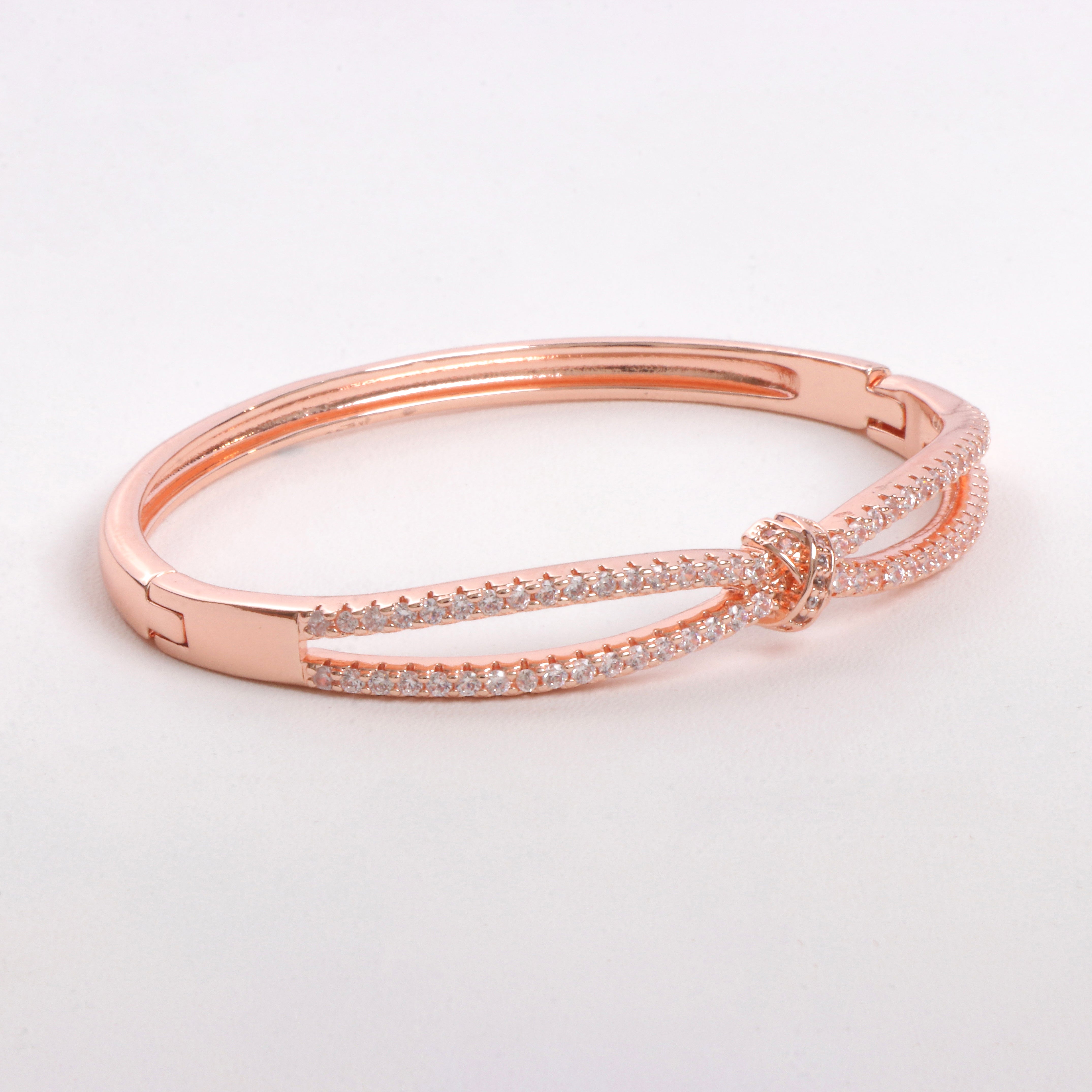 Lien d’Amour Bangle