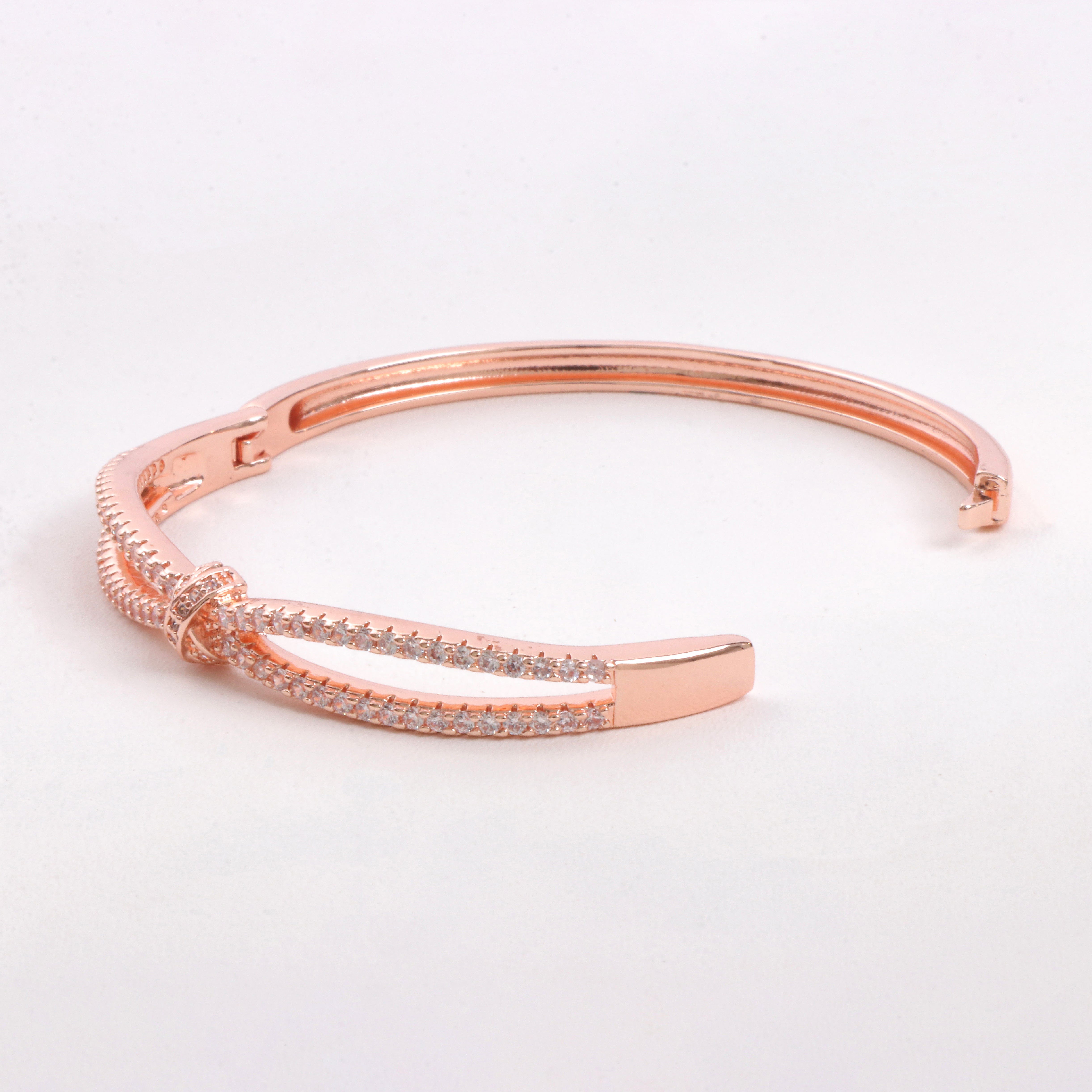 Lien d’Amour Bangle