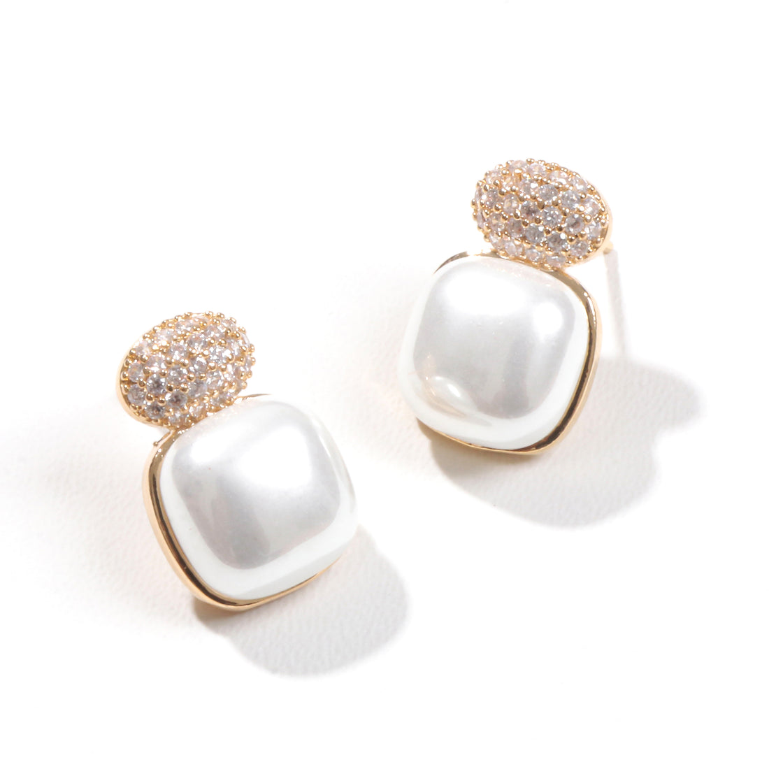 Luxe Cushion Pearl Studs Earring