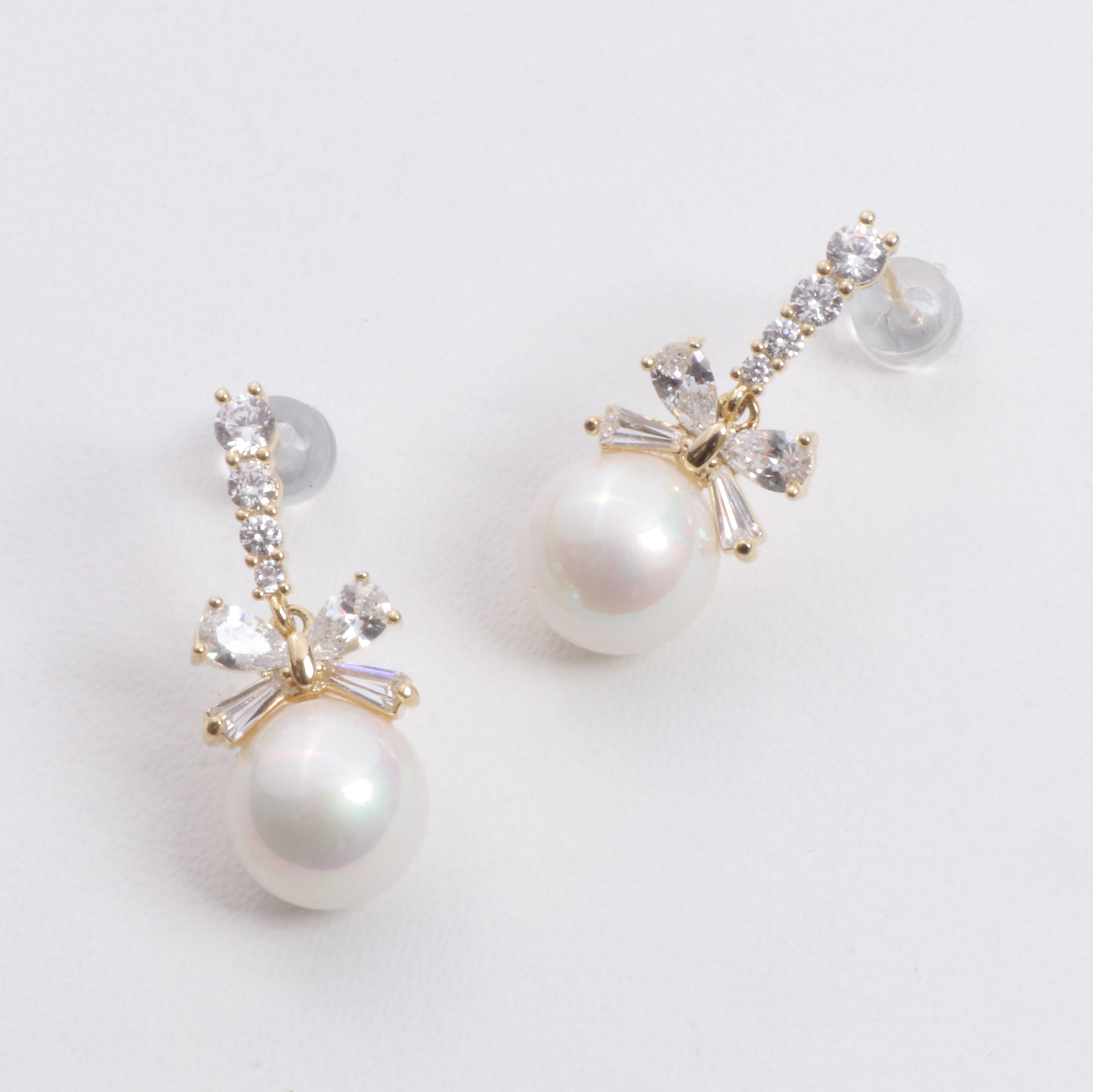 Pearl with bow elegance Drop Earrings