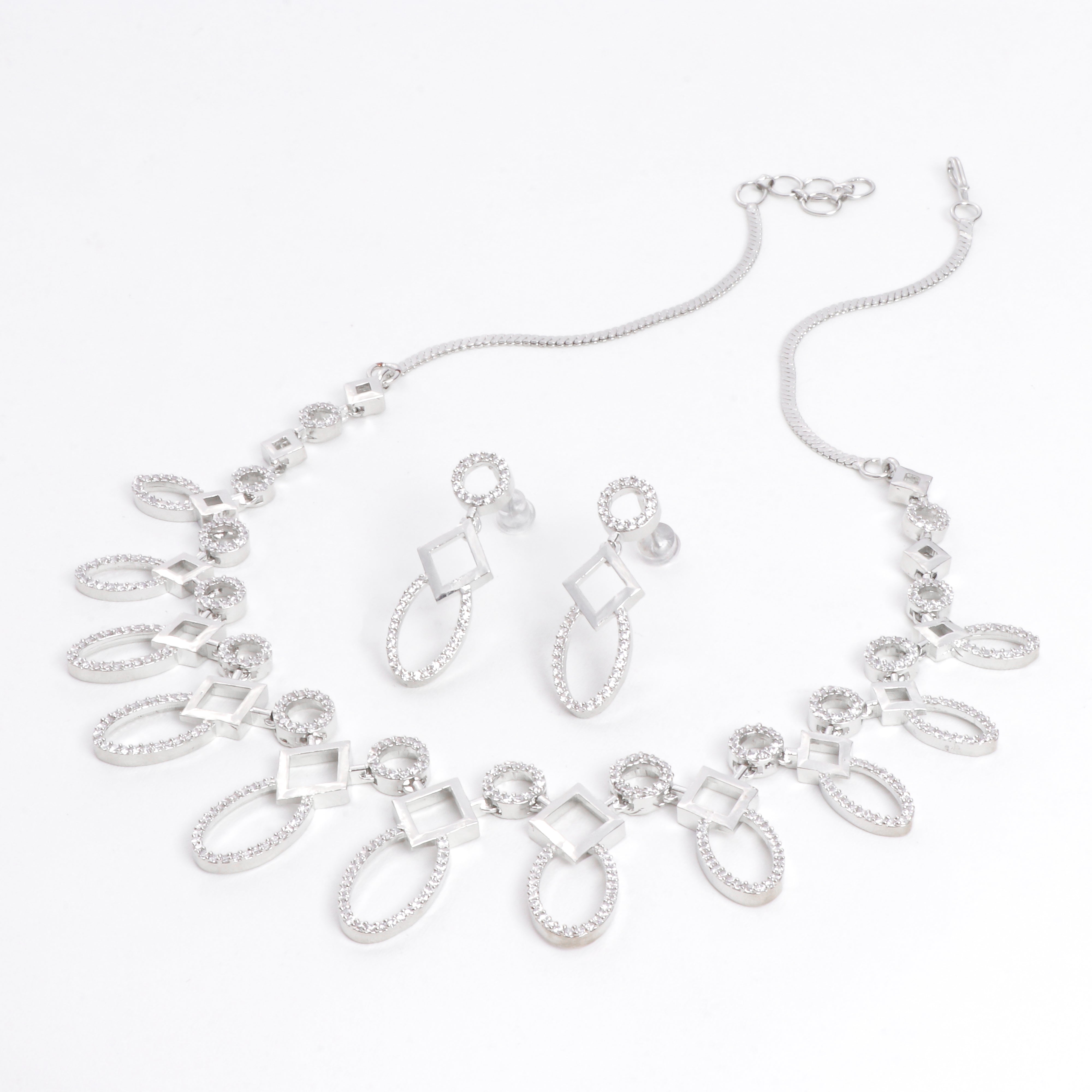 Lunara Embrace Necklace Set