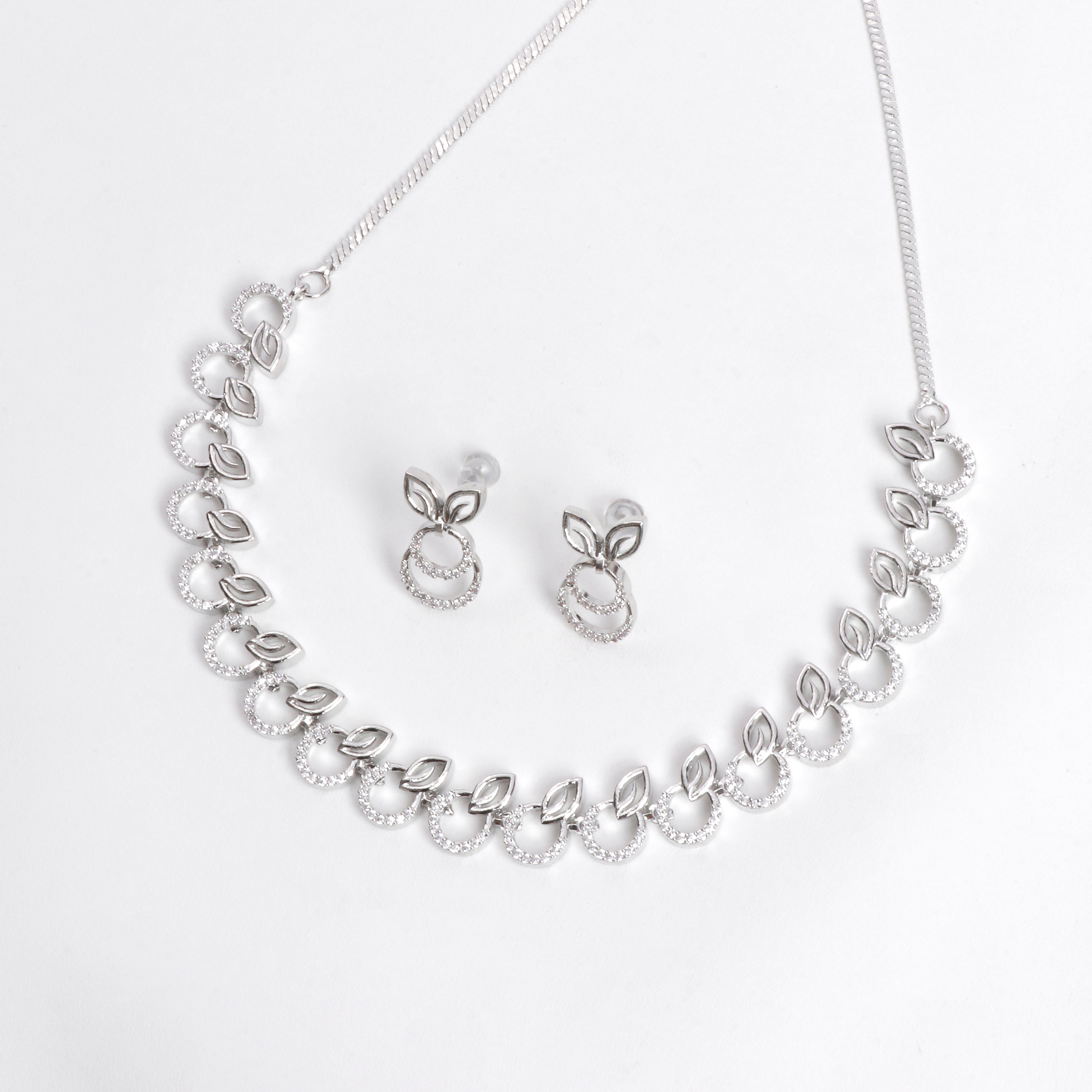 Leaf Whisper Necklace Set