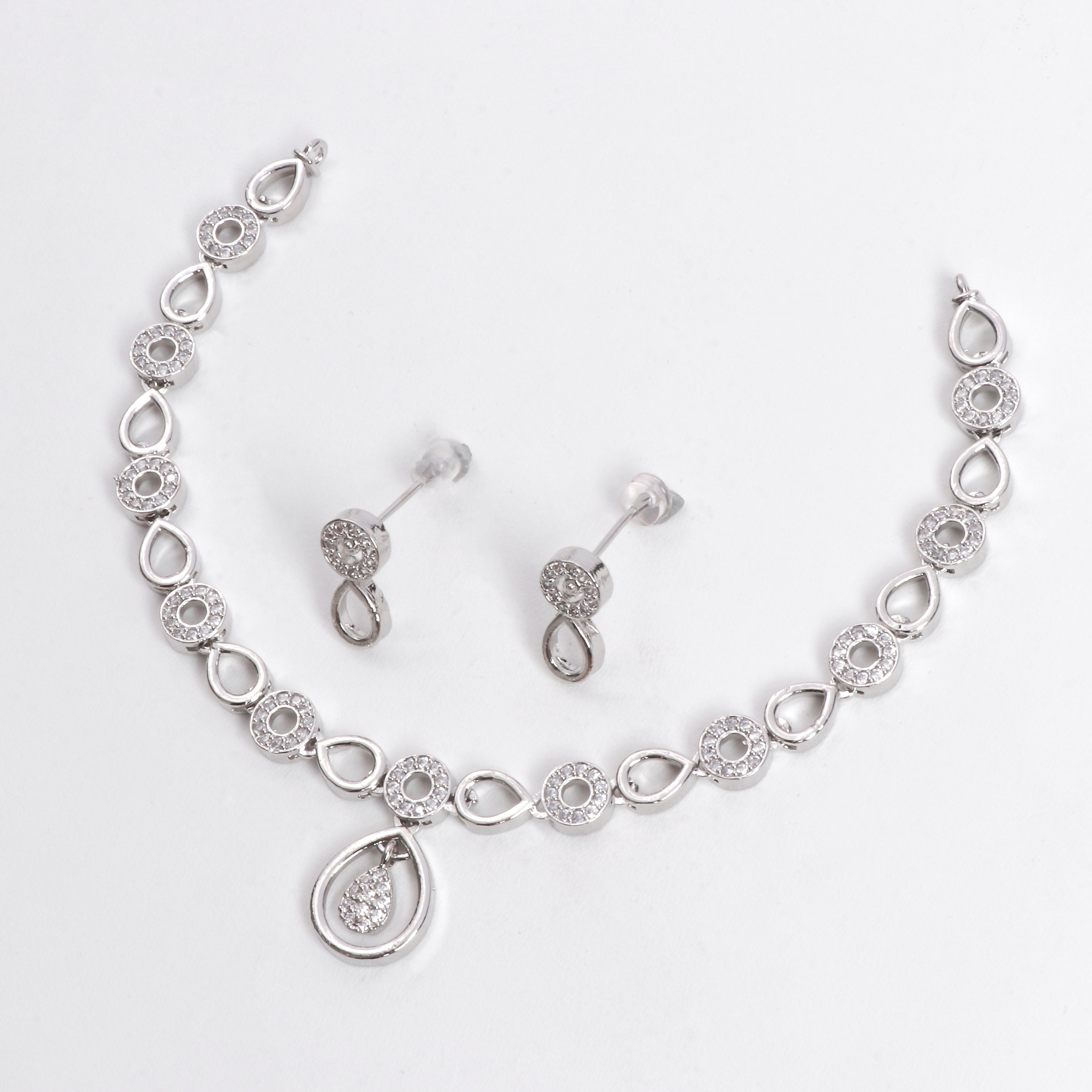 Dewdrop Glint Necklace Set