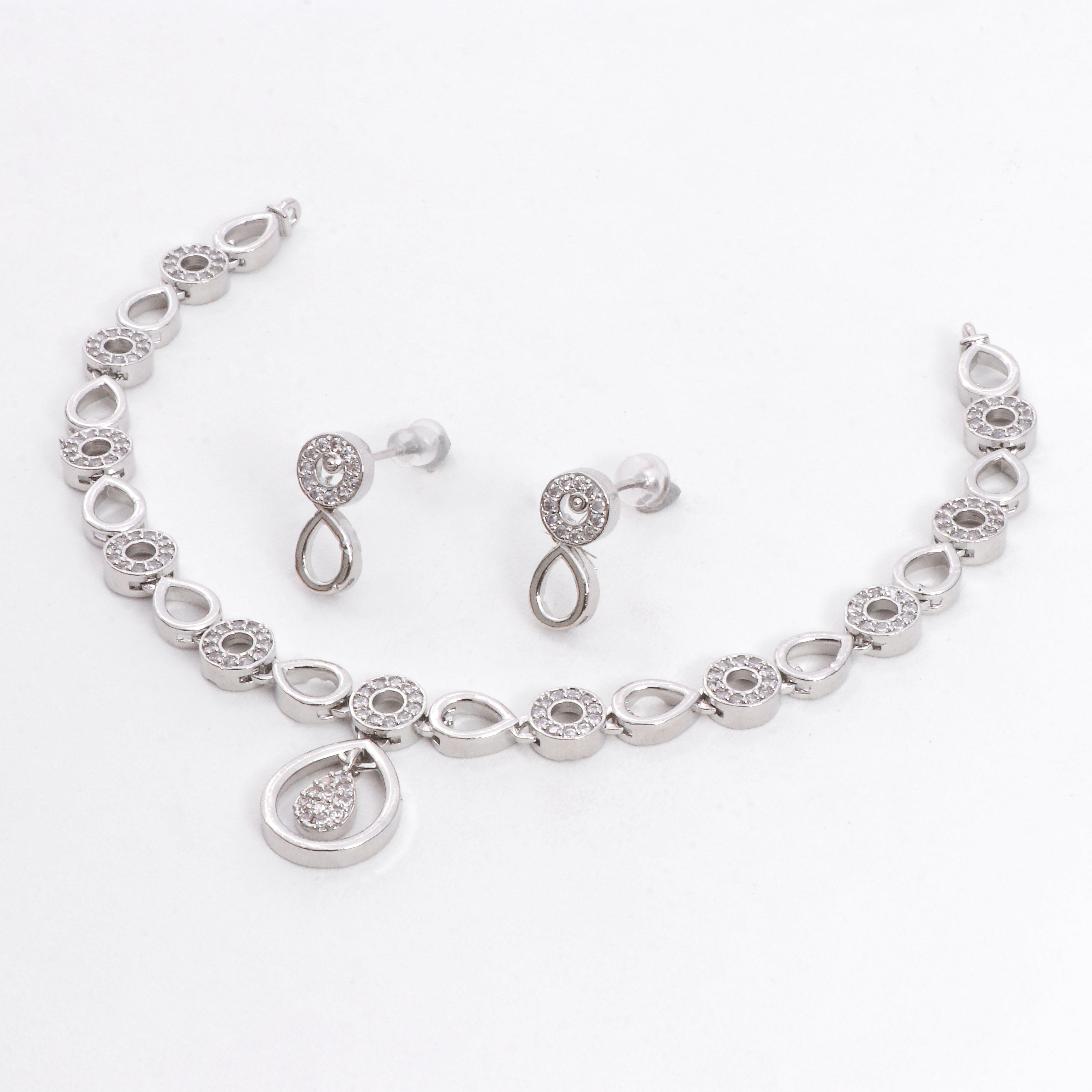 Dewdrop Glint Necklace Set