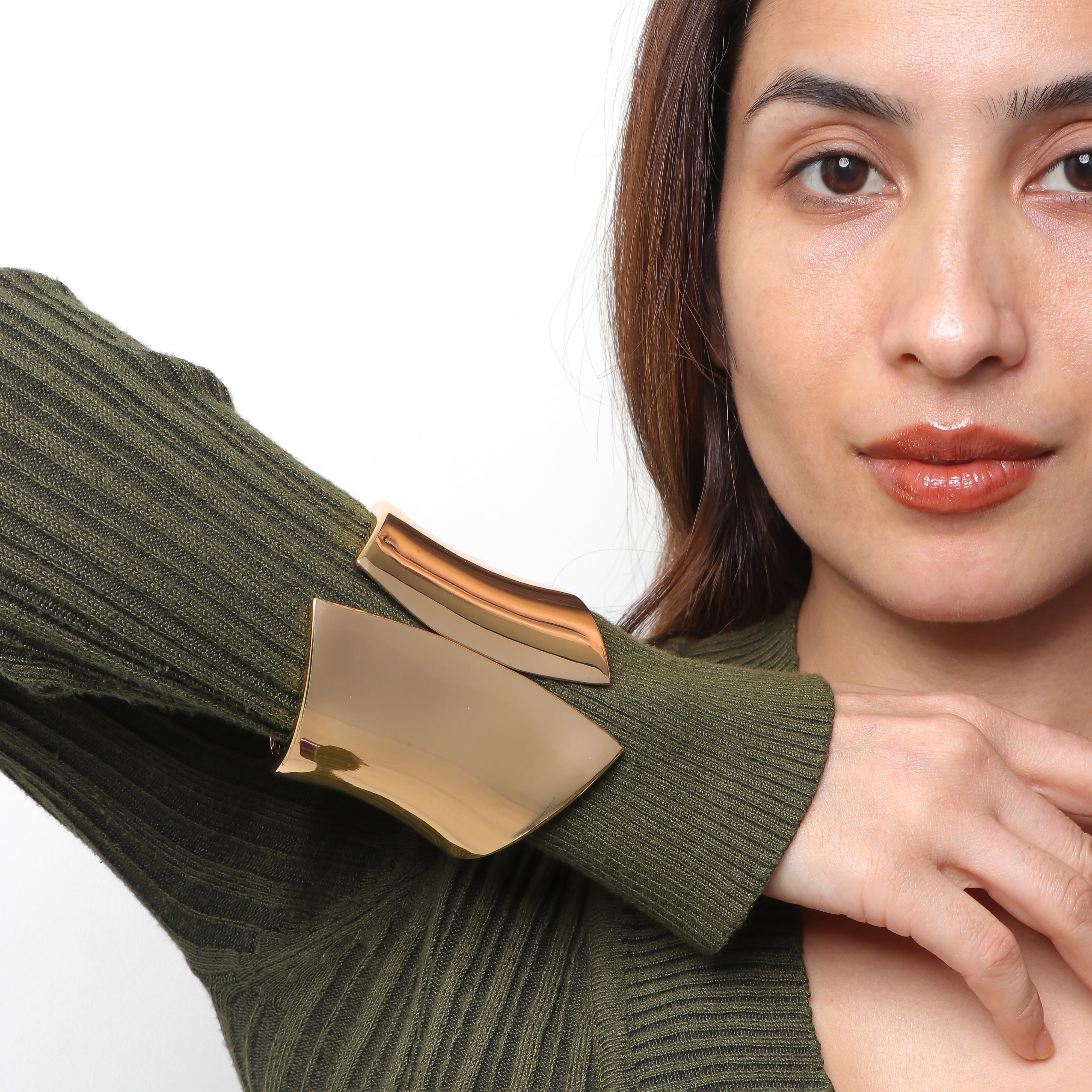 Dynasty Shimmer Gold Hand Cuff