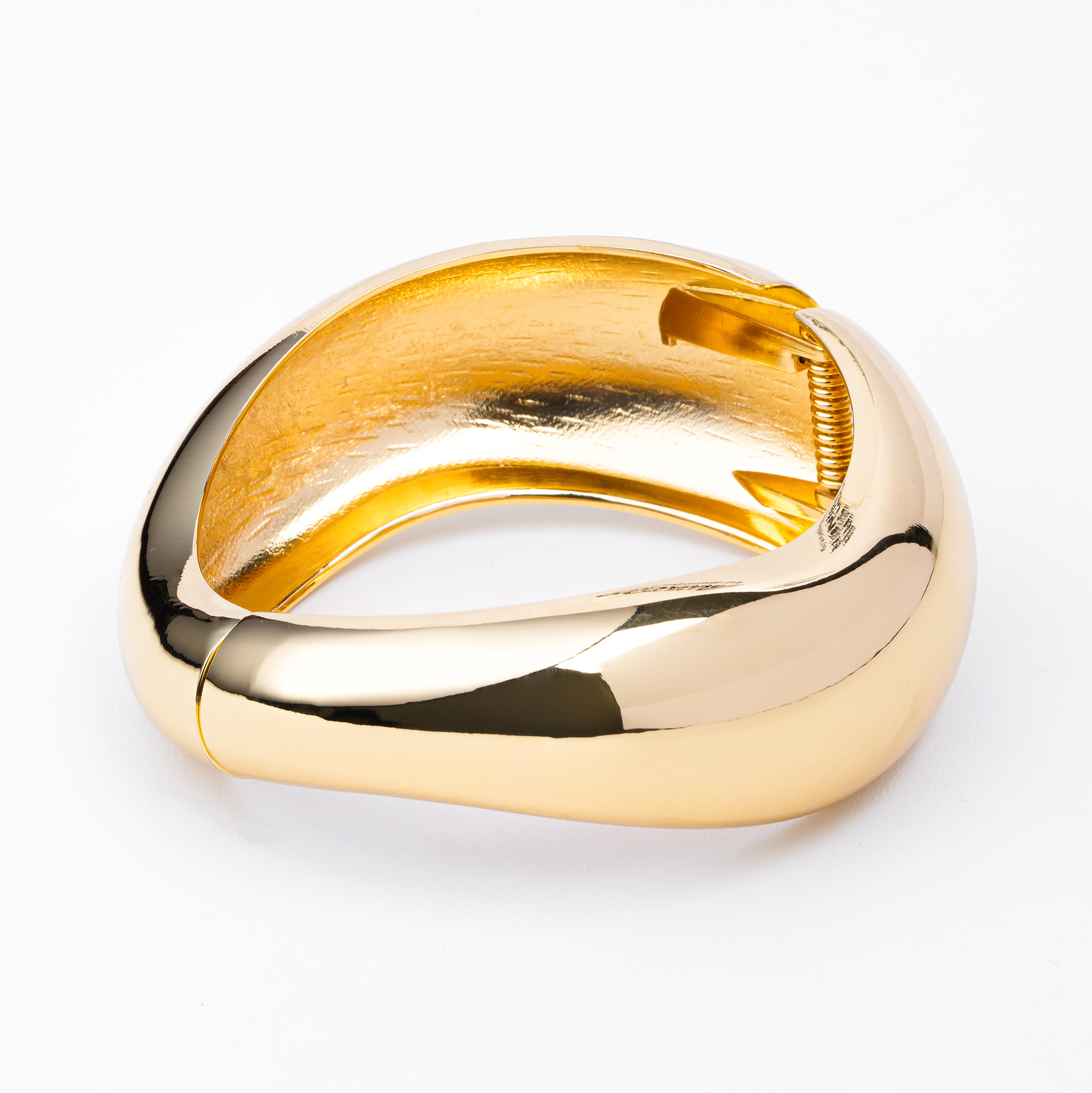 Sculpted Radiance Bold Gold Hand Cuff