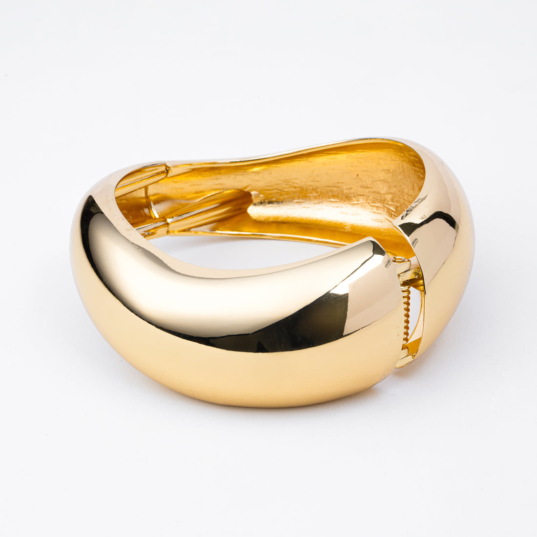 Sculpted Radiance Bold Gold Hand Cuff