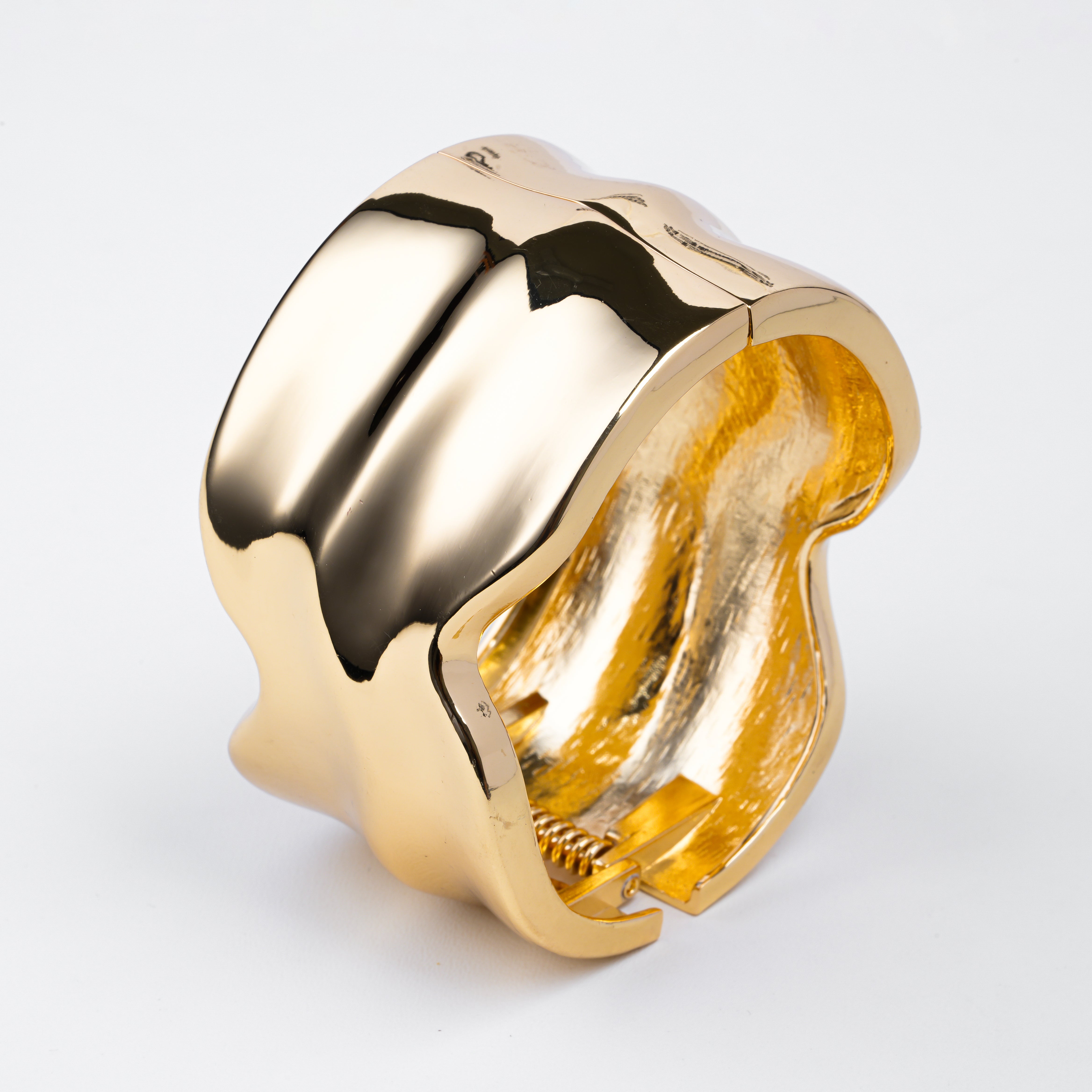 Elysian Wave Hand Cuff