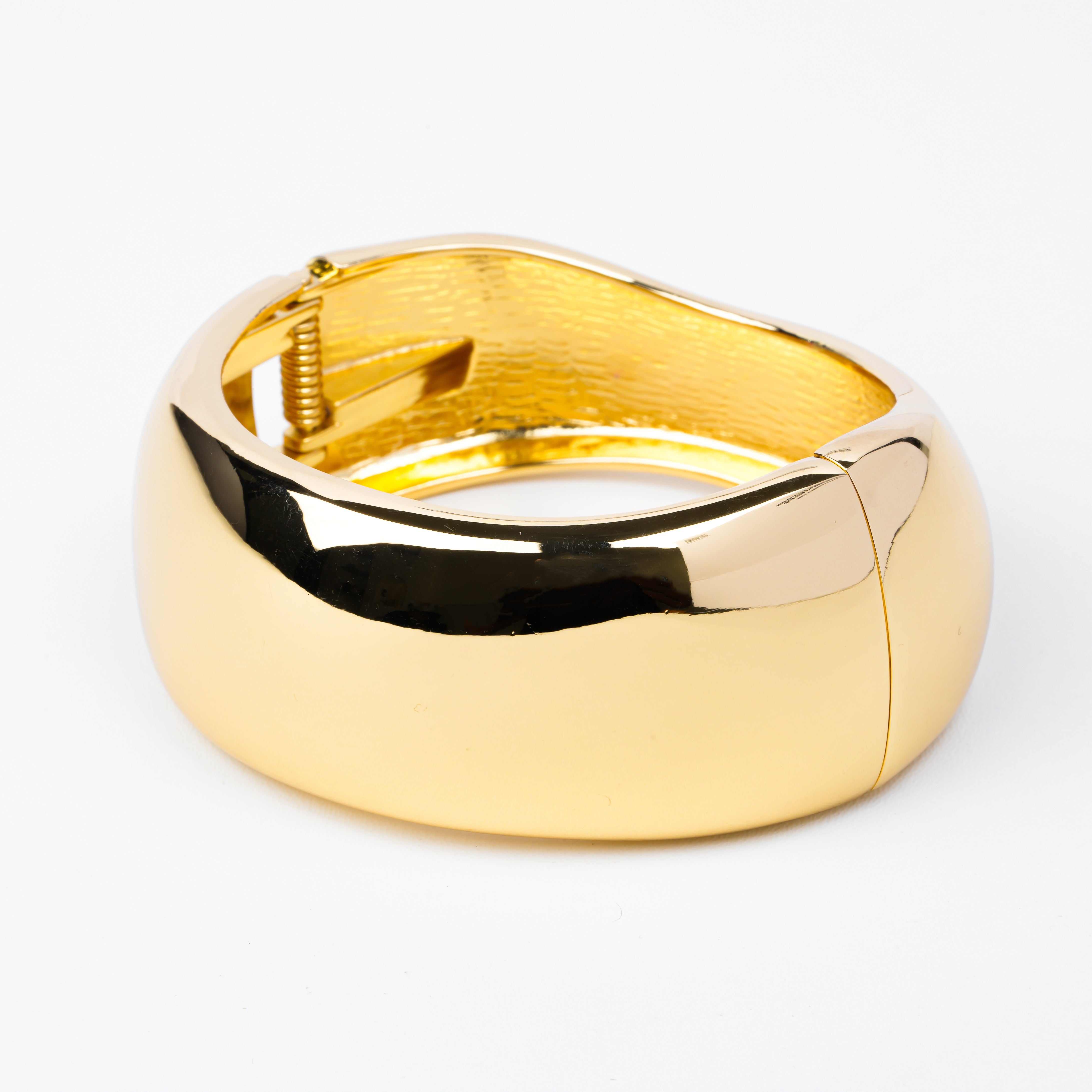 Luxoria Sculpted Majesty Hand Cuff