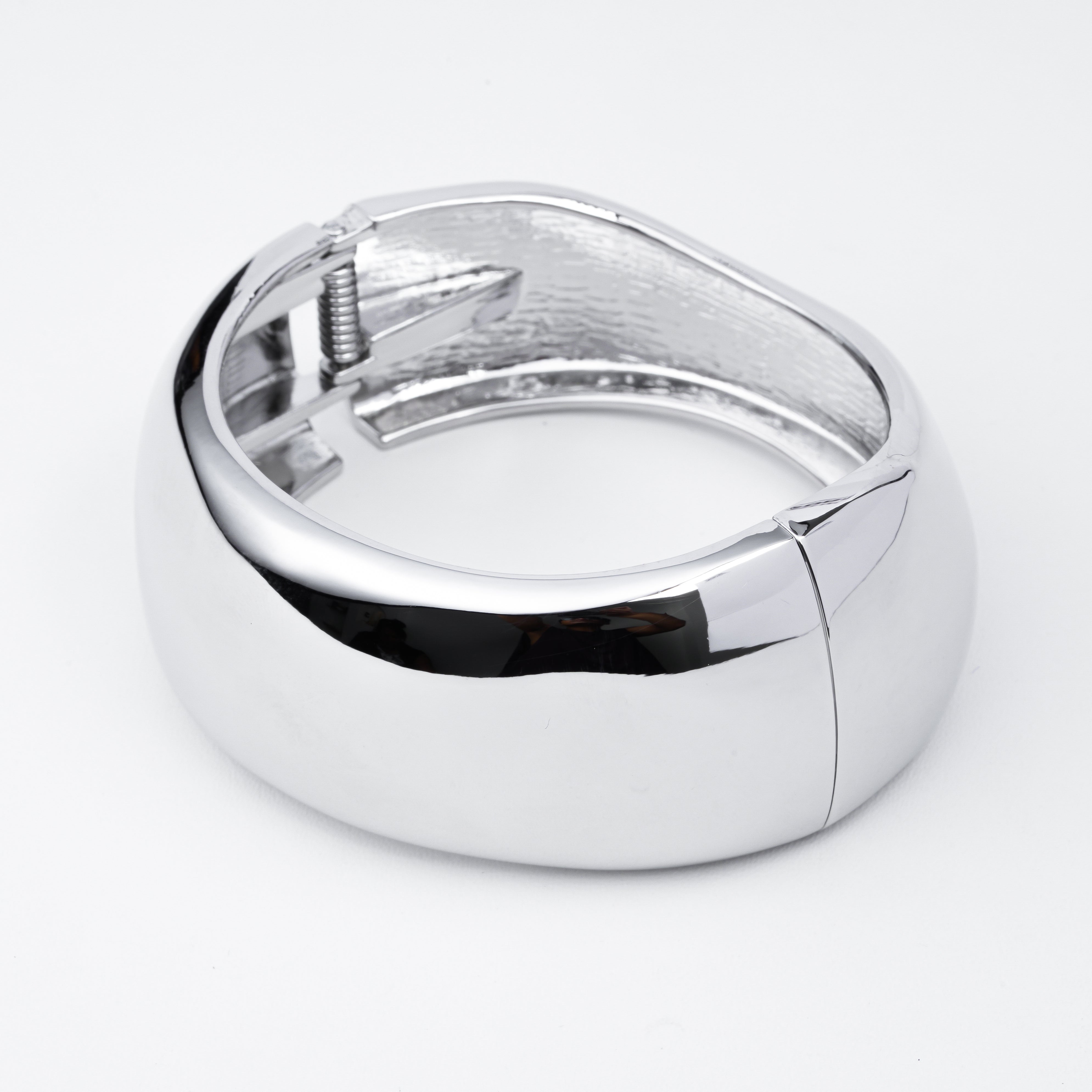 Metallic Grace Silver Hand Cuff